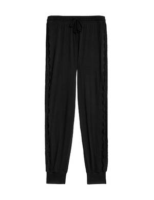 marksandspencer_SS24_Sleepwear_T37_1648P_viskozove pyzamove kalhoty s krajkou_cerna_599Kc.jpg